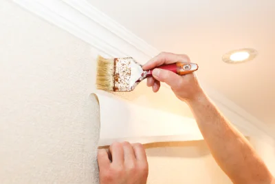 Pose de papier peint à Gorze — revêtements muraux et toiles de verre
